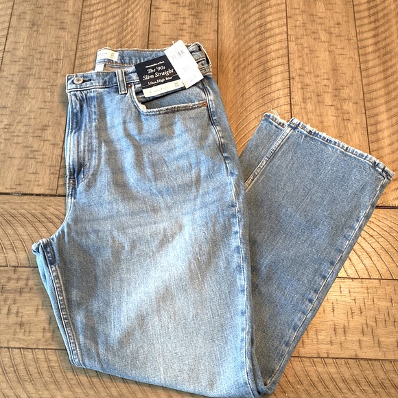 Abercrombie & Fitch Denim - Abercrombie & Fitch Jeans Size 32s 90s Slim Straight High Rise Curve Love NWT